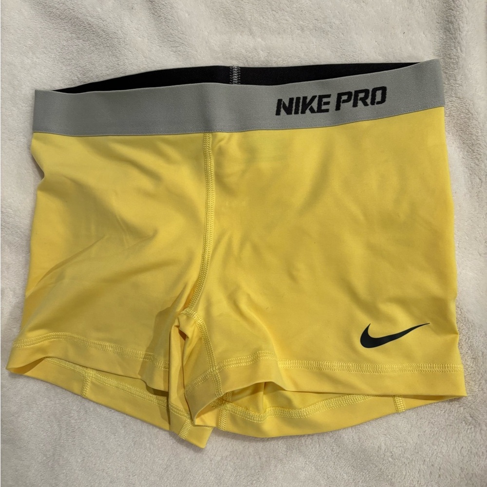Nike pro shorts Medium